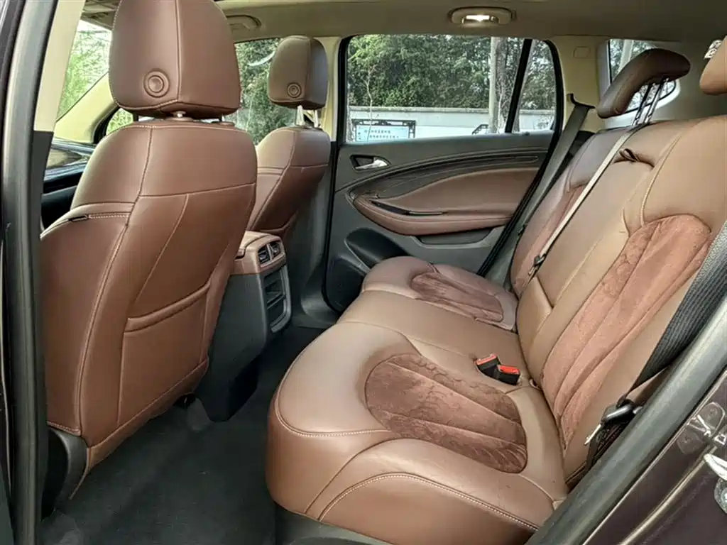 Buick Envision Plus 2017 — фото 25