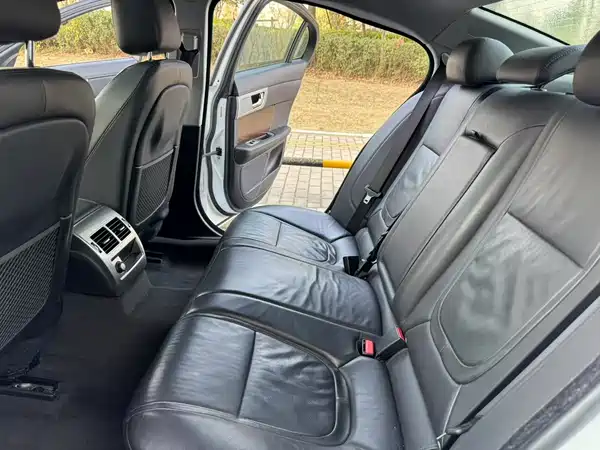 Jaguar XF 2013
