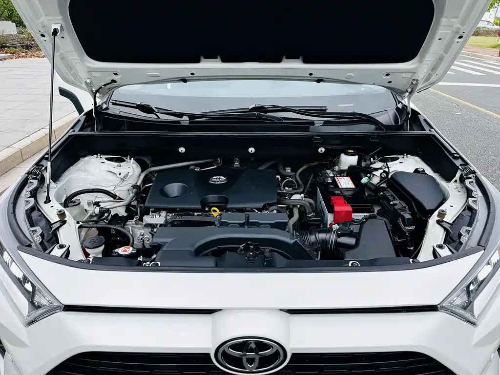 Toyota RAV4 2020 — фото 17