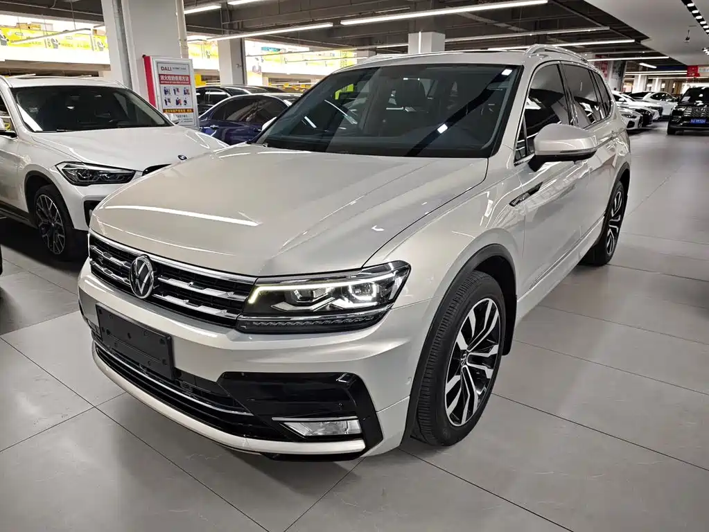 Volkswagen Tiguan L 2021 — фото 1