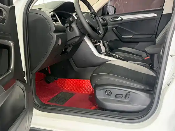 Volkswagen T-Roc 2023