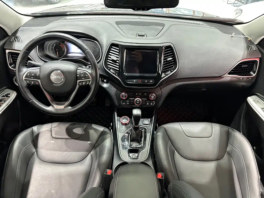 Jeep Cherokee 2019 — фото 11