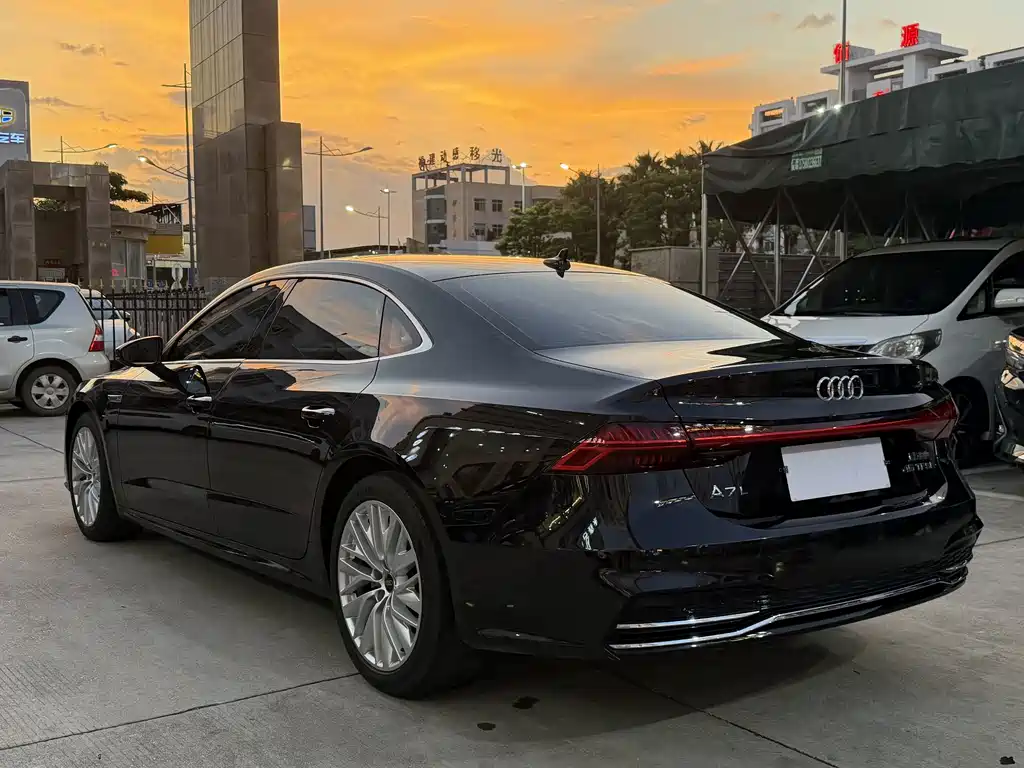 Audi A7L 2023 — фото 6