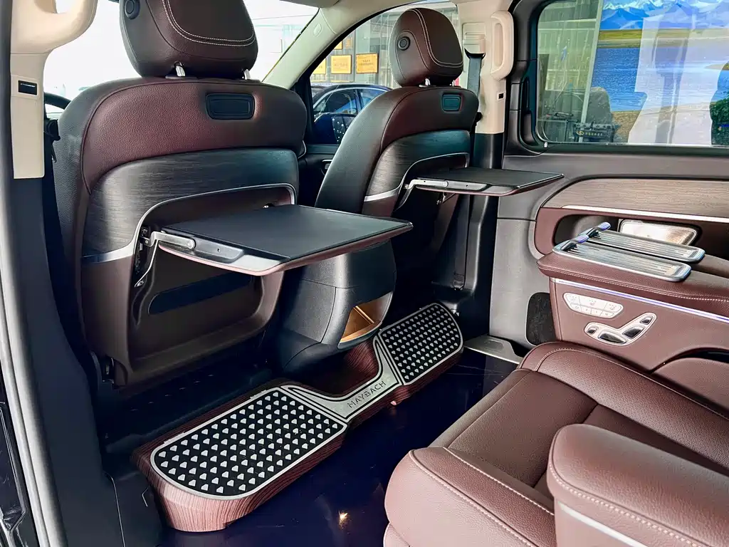 Mercedes-Benz V-Class 2025 — фото 19
