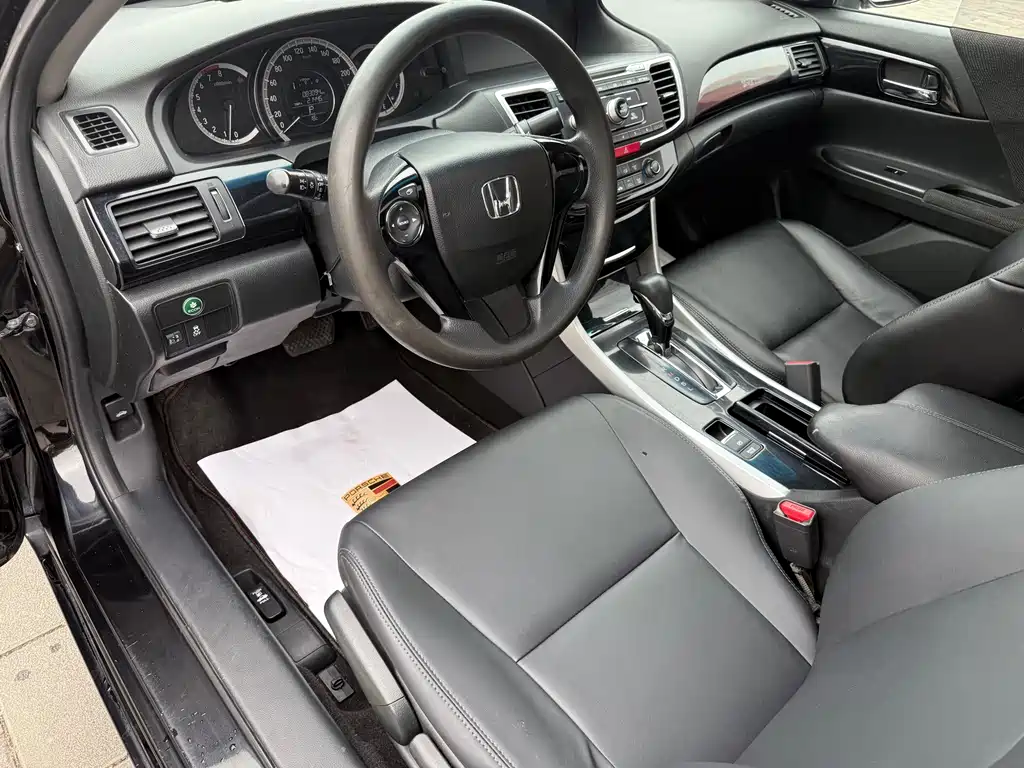Honda Accord 2017 — фото 9