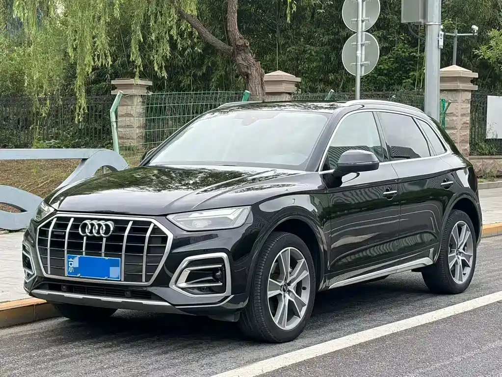 Audi Q5L 2022 — фото 1