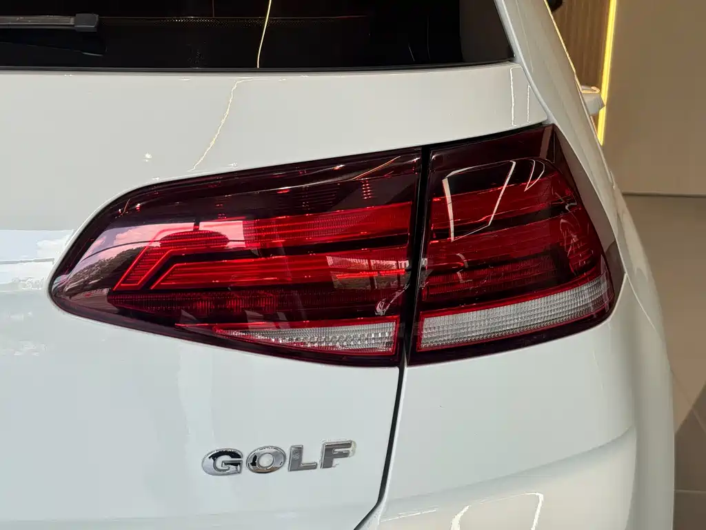 Volkswagen Golf 2018 — фото 13