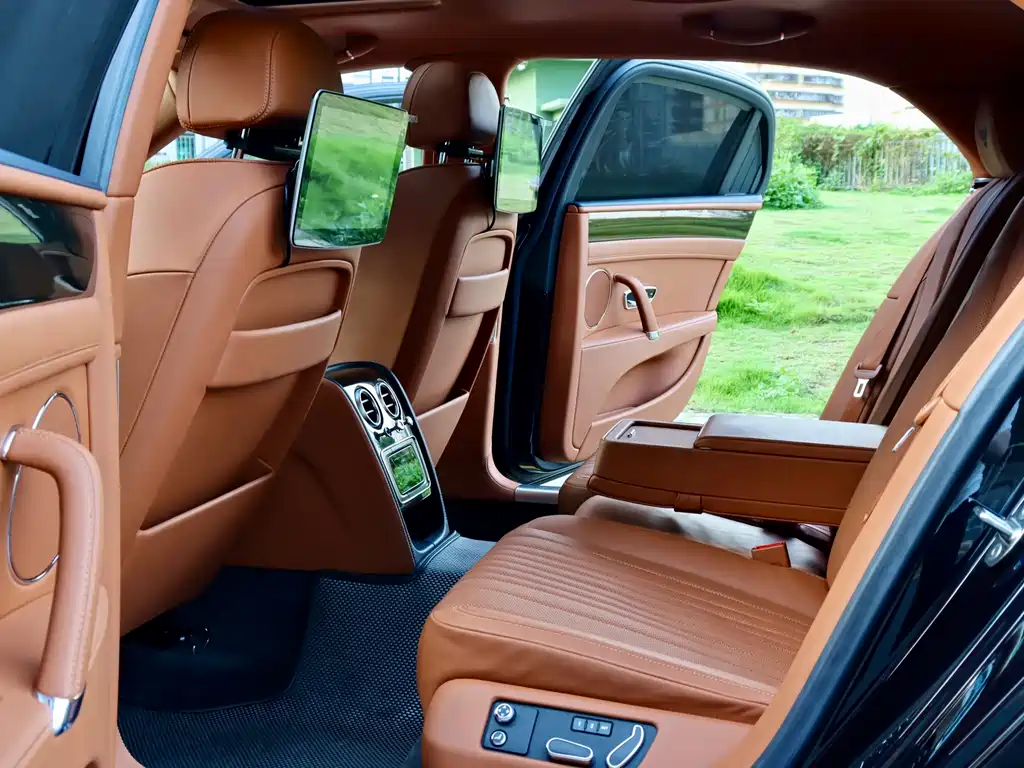 Bentley Flying Spur 2018 — фото 9