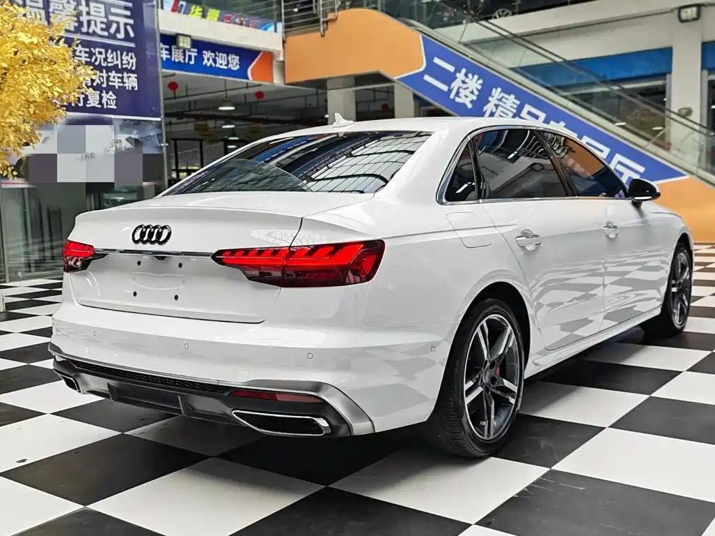 Audi A4L 2020