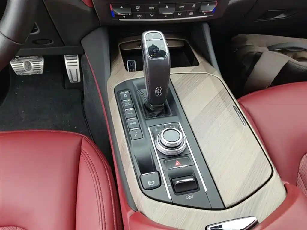 Maserati Levante 2021 — фото 14