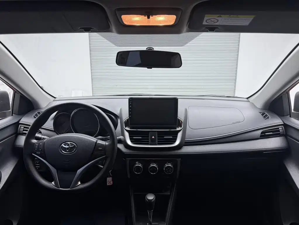 Toyota Yaris L 2022 — фото 14