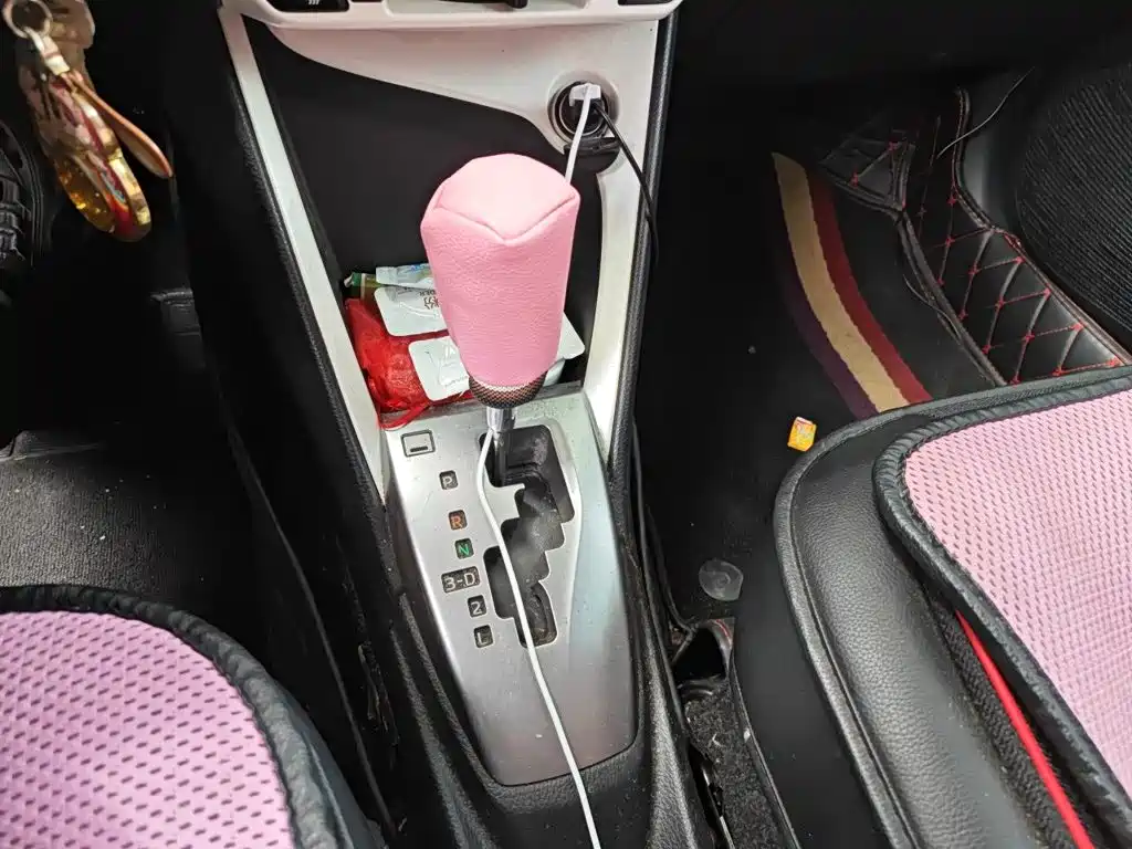 Toyota Yaris L 2014 — фото 11