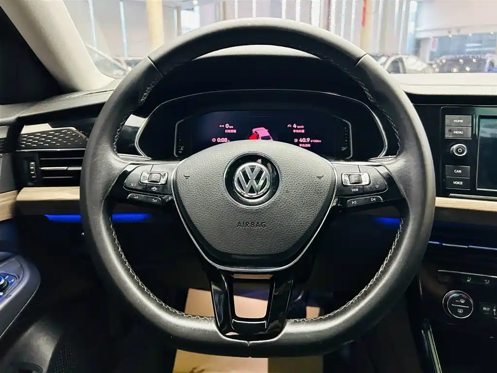 Volkswagen Passat 2019 — фото 15