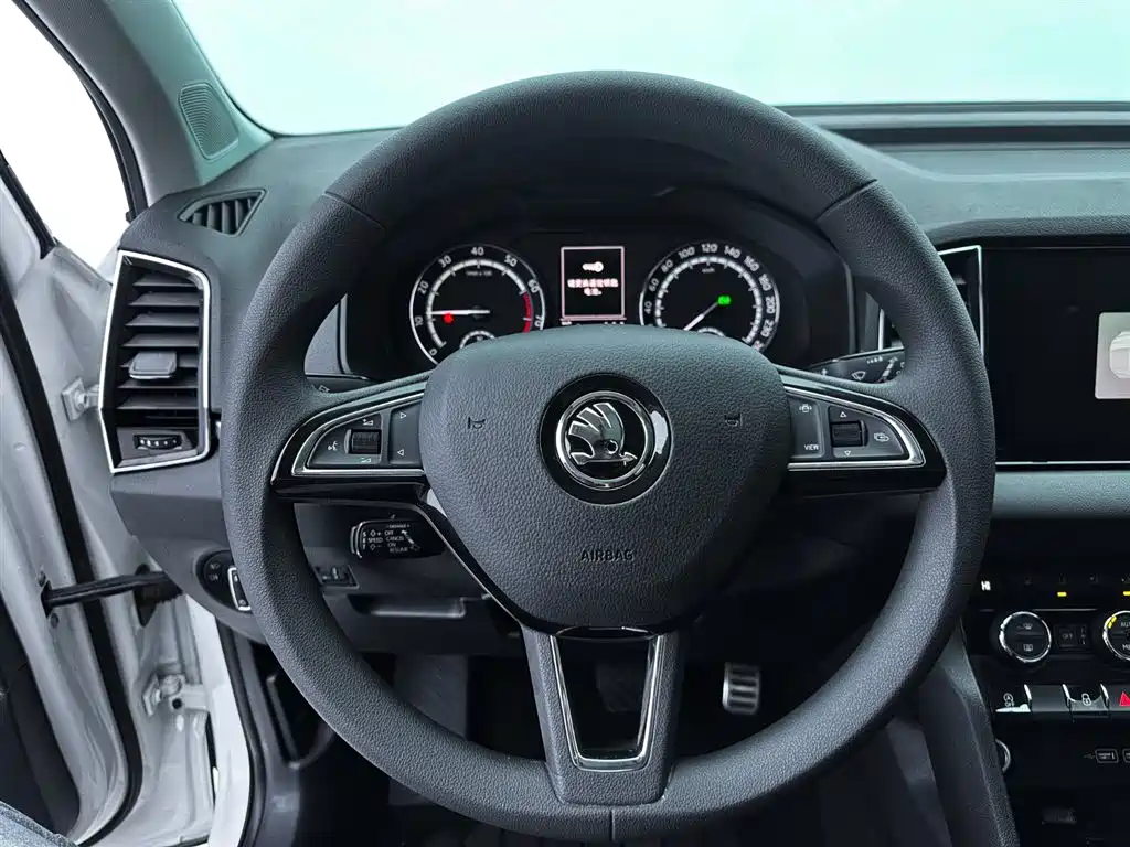 Skoda Karoq 2021 — фото 11