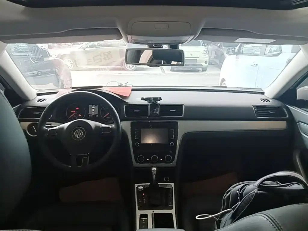 Volkswagen Passat 2015 — фото 10
