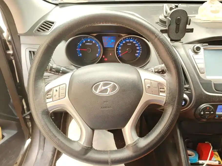 Hyundai ix35 2015 — фото 15
