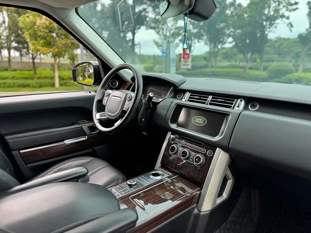 Land Rover Range Rover 2018 — фото 11