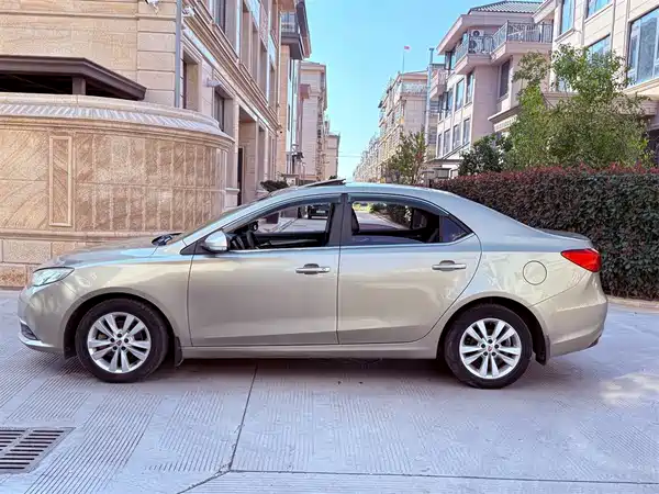 Roewe 360 2017