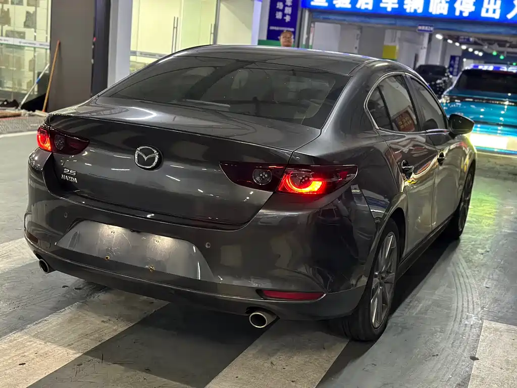 Mazda 3 Axela 2020 — фото 2