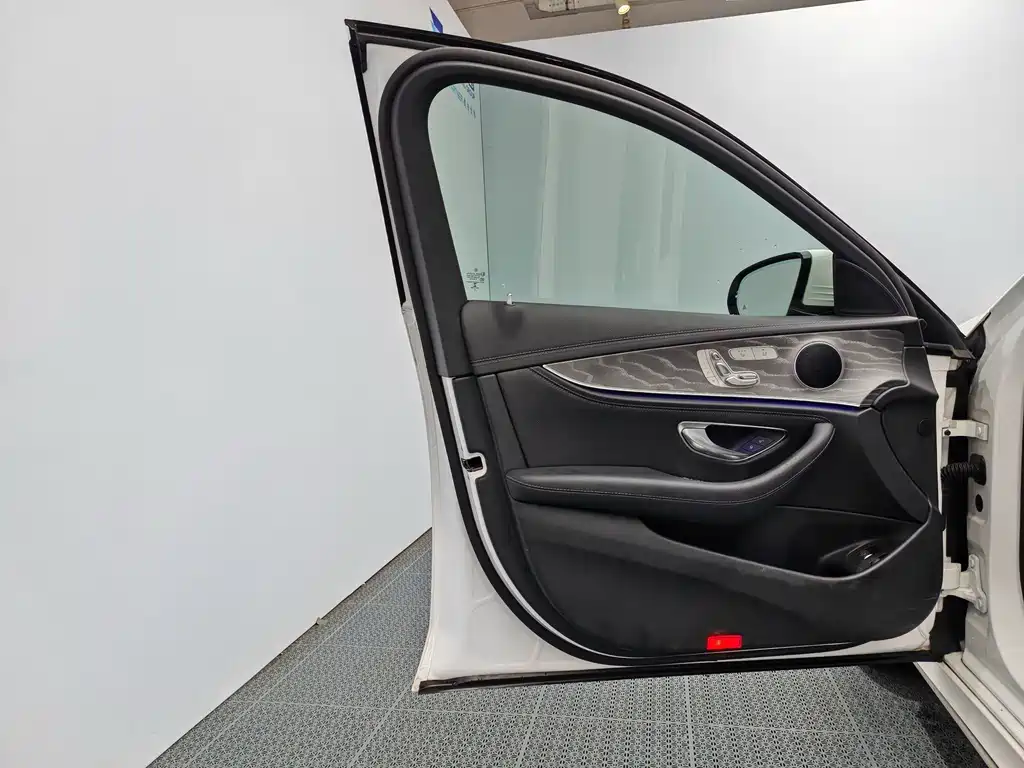 Mercedes-Benz E-Class New Energy 2022 — фото 13