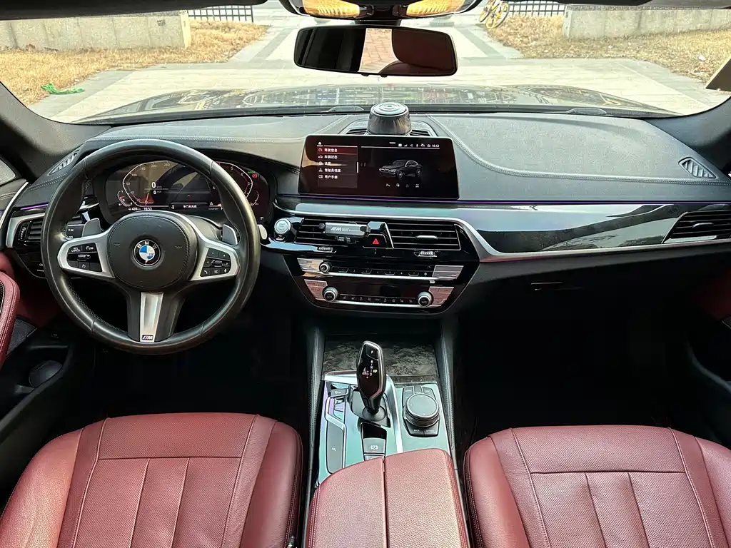 BMW 5 Series 2020 — фото 8