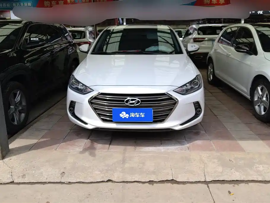 Hyundai Elantra 2019 — фото 2