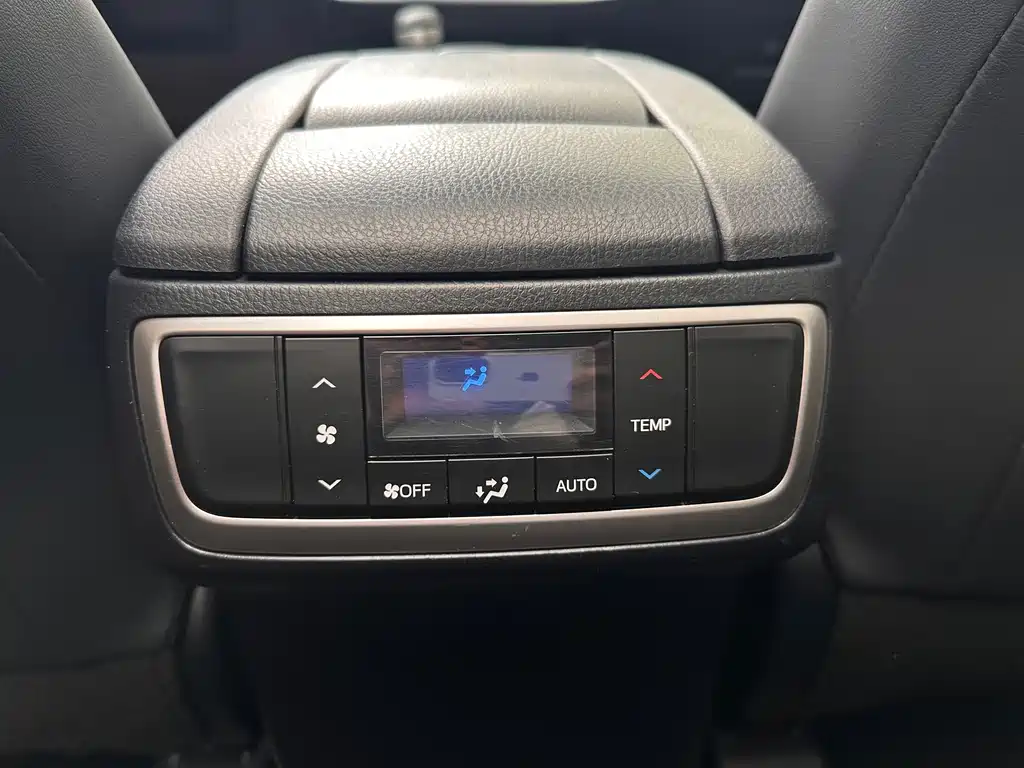 Toyota Highlander 2020 — фото 16