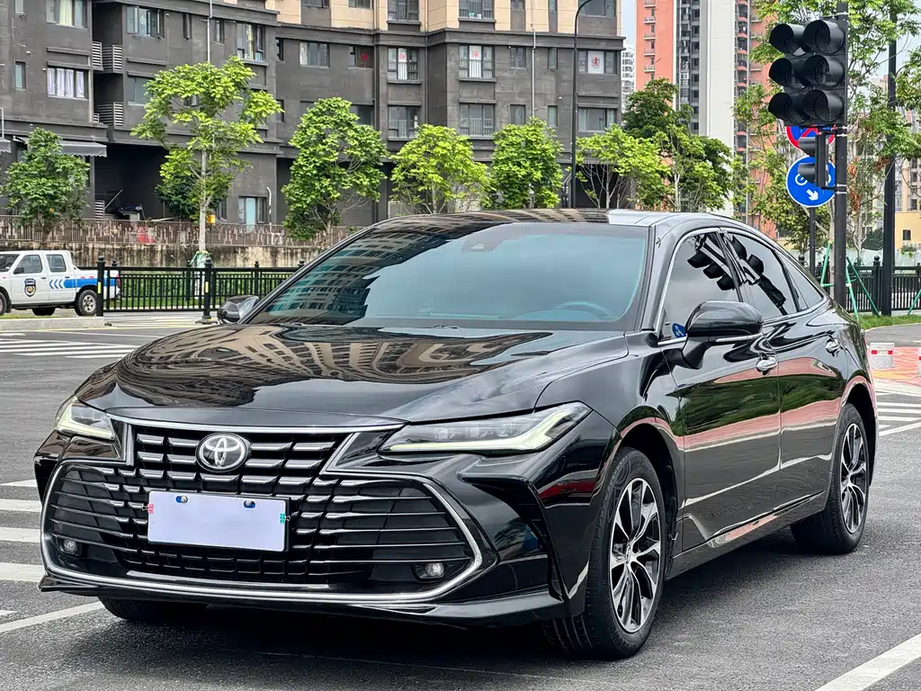 Toyota Avalon 2022 — фото 1