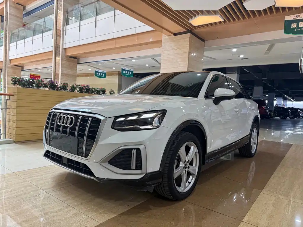 Audi Q2L 2023
