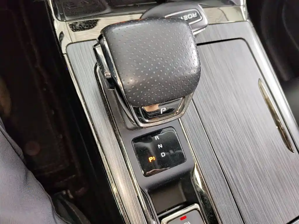 Roewe RX5 New Energy 2022 — фото 14