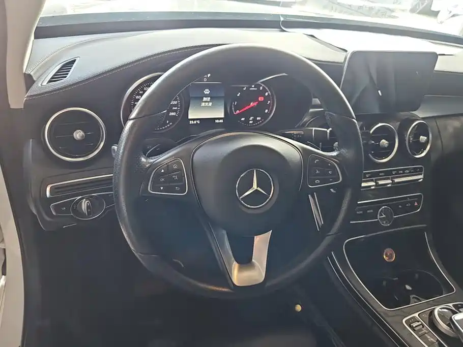 Mercedes-Benz C-Class 2018 — фото 15