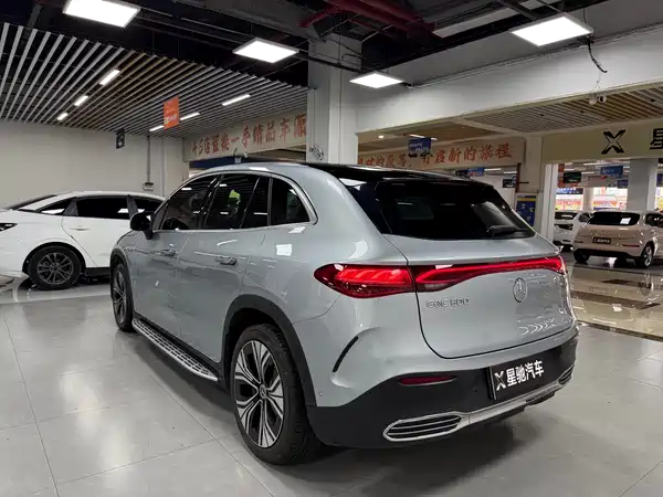 Mercedes-Benz EQE SUV 2025