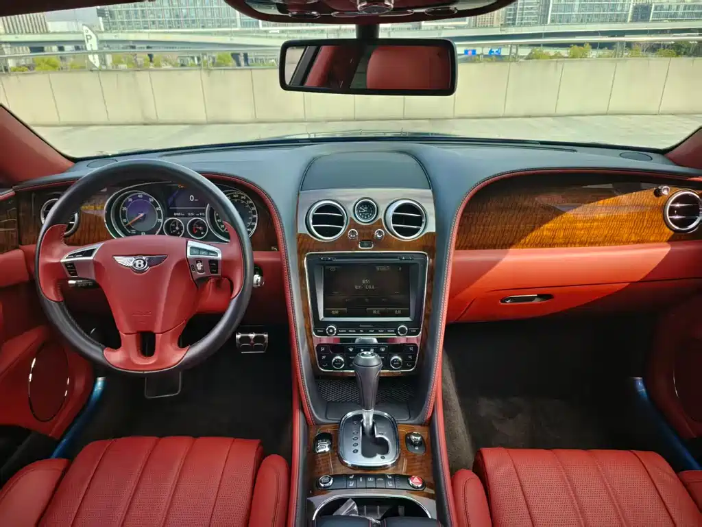 Bentley Flying Spur 2015 — фото 13