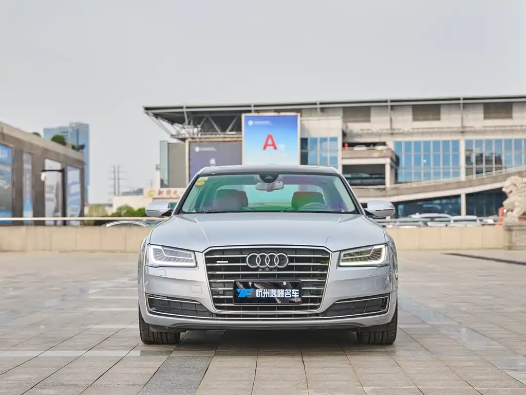Audi A8 2015 — фото 2
