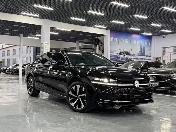 Volkswagen Magotan 2025