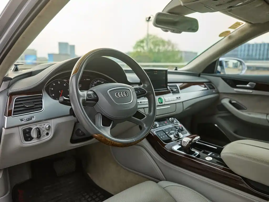 Audi A8 2015 — фото 11
