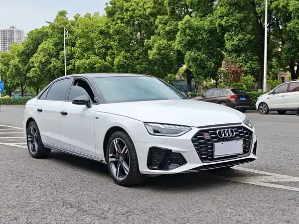 Audi A4L 2021