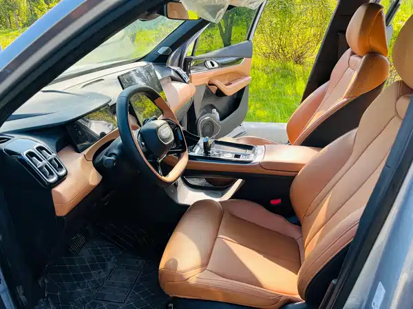 Geely Boyue L 2025