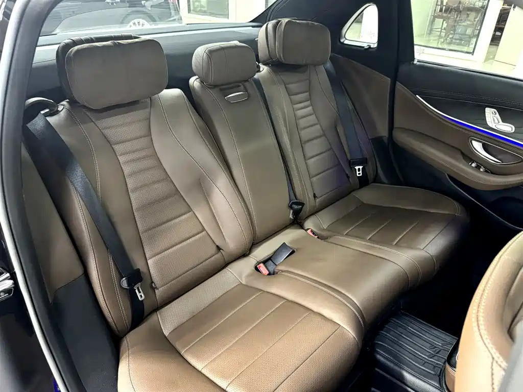 Mercedes-Benz E-Class 2021 — фото 20