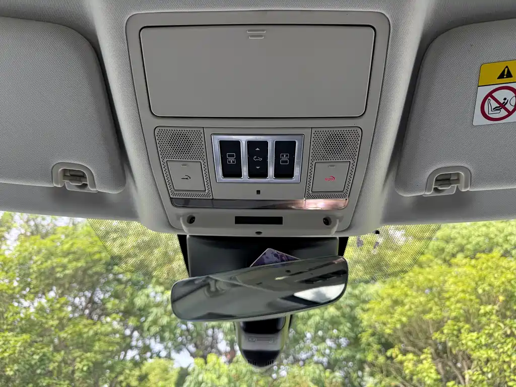 Land Rover Discovery 2019 — фото 15