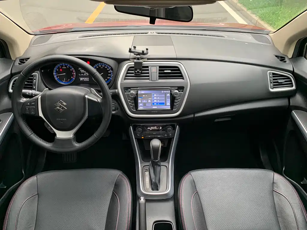 Suzuki S-Cross 2014 — фото 12
