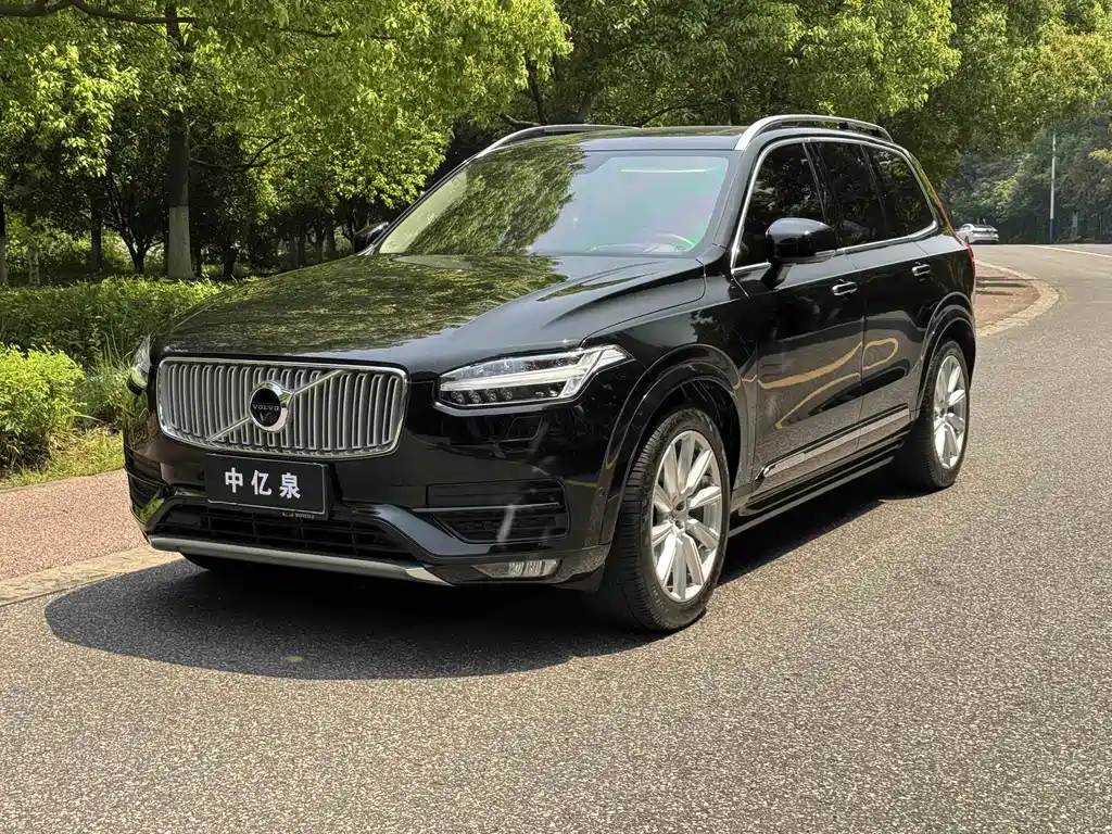 Volvo XC90 2018 — фото 1