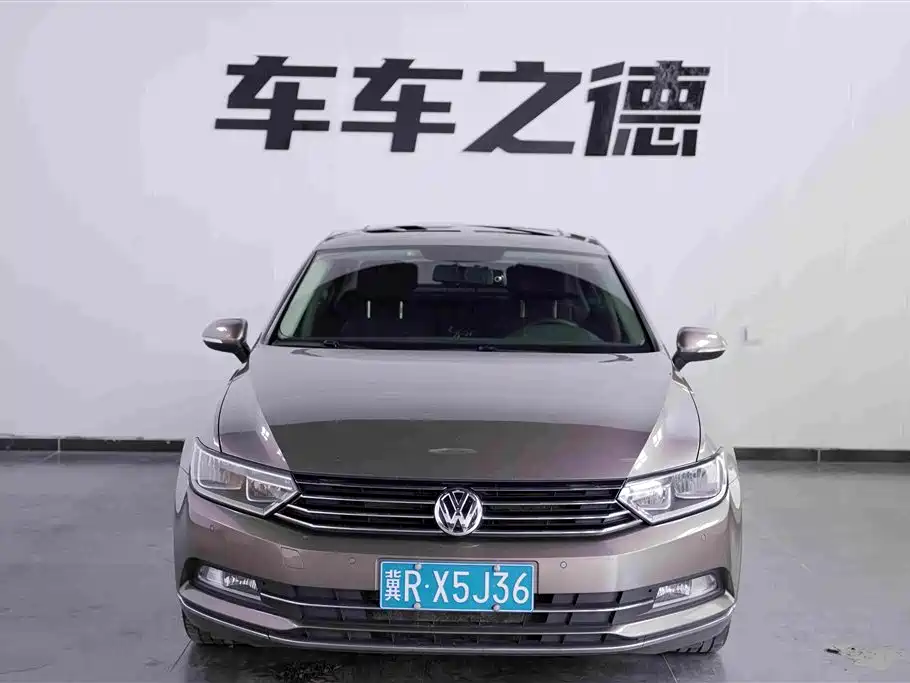 Volkswagen Magotan 2016