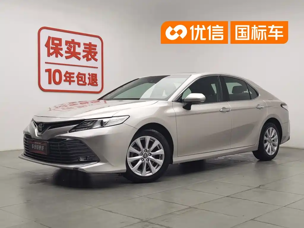 Toyota Camry 2019 — фото 1