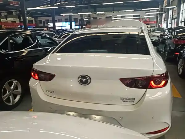 Mazda 3 Axela 2023