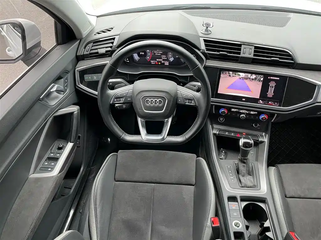 Audi Q3 2022 — фото 8