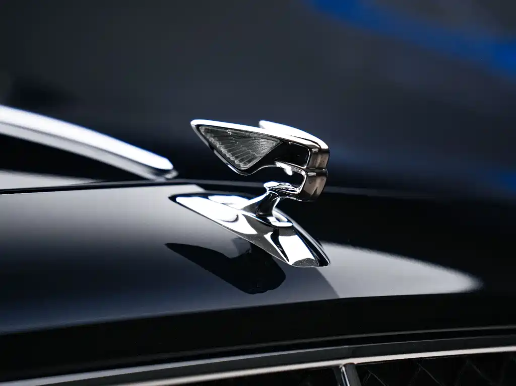 Bentley Flying Spur PHEV 2024 — фото 12
