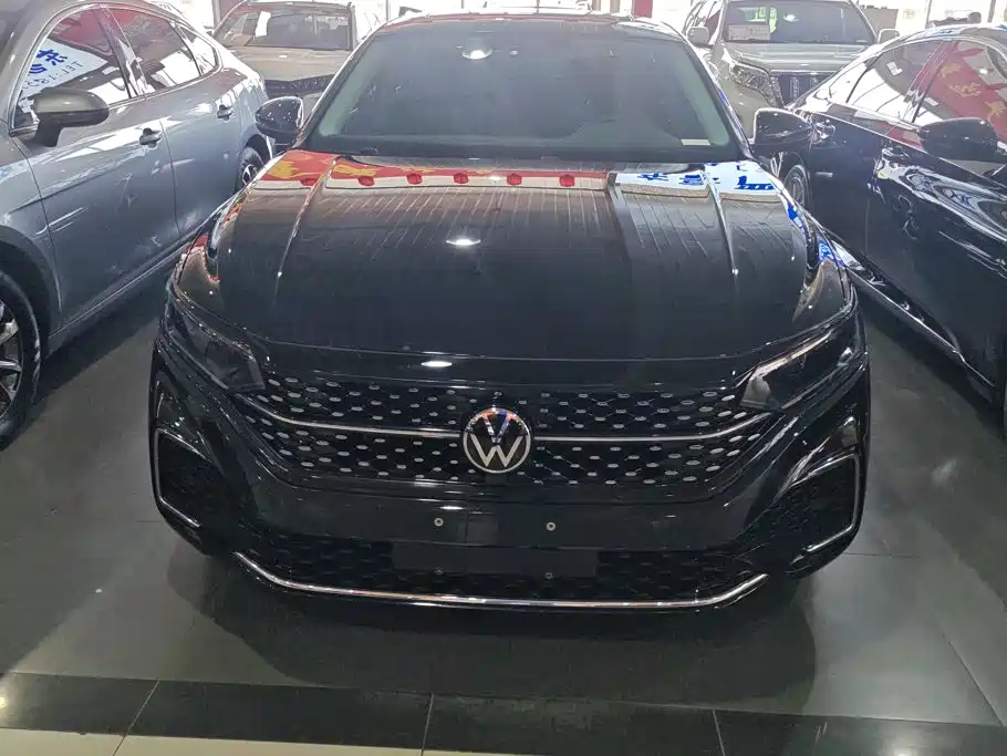 Volkswagen Passat 2024
