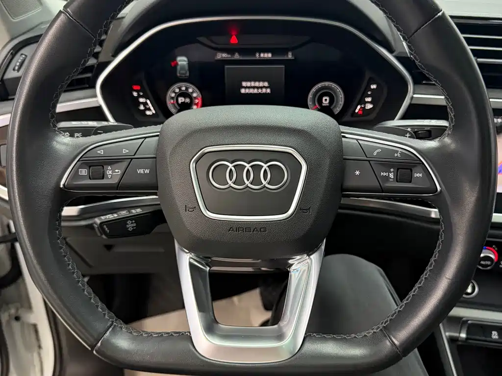 Audi Q3 2023 — фото 15
