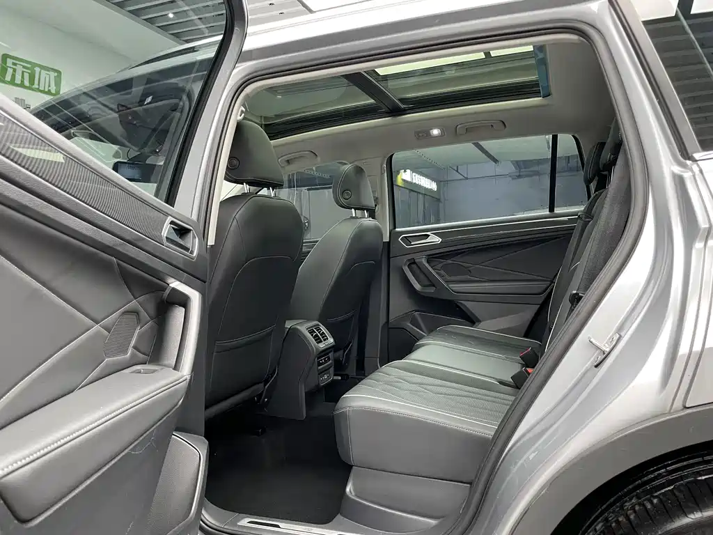 Volkswagen Tiguan L 2022 — фото 11